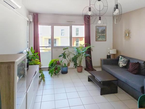 Appartement T3 lumineux au dernier étage