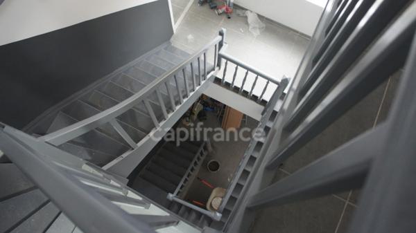 Dpt Nord (59), à vendre ROUBAIX-Centre ville immeuble de rapport mixte 5 lots en zone franche.