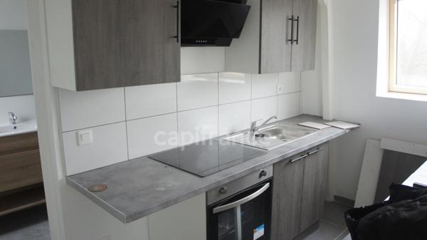 Dpt Nord (59), à vendre ROUBAIX-Centre ville immeuble de rapport mixte 5 lots en zone franche.