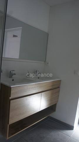 Dpt Nord (59), à vendre ROUBAIX-Centre ville immeuble de rapport mixte 5 lots en zone franche.