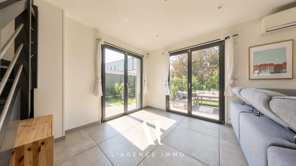 Villa Jumelé T6 Jardin Garage Panneaux photovoltaïques Ségny 01170