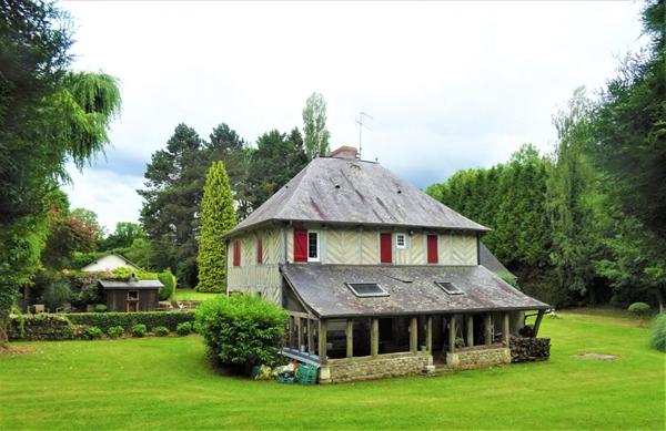 Baisse de prix pour ce corps de Ferme à proximité de  Pont L Eveque 6 pièce(s) 193.3 m2