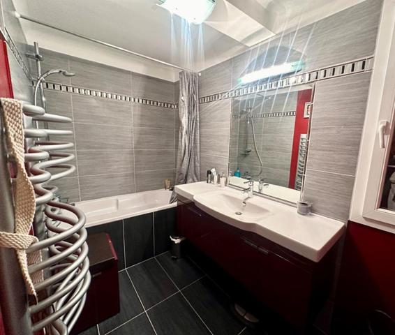 Baisse de prix pour ce corps de Ferme à proximité de  Pont L Eveque 6 pièce(s) 193.3 m2