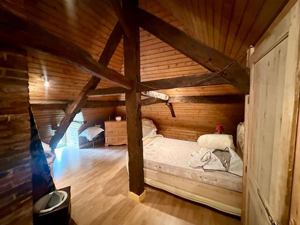 Baisse de prix pour ce corps de Ferme à proximité de  Pont L Eveque 6 pièce(s) 193.3 m2