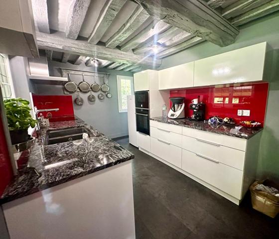 Baisse de prix pour ce corps de Ferme à proximité de  Pont L Eveque 6 pièce(s) 193.3 m2