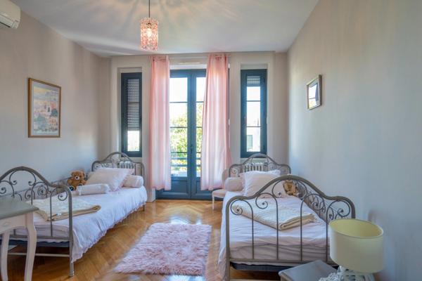 Maison à vendre 7 pièces BRON (69)