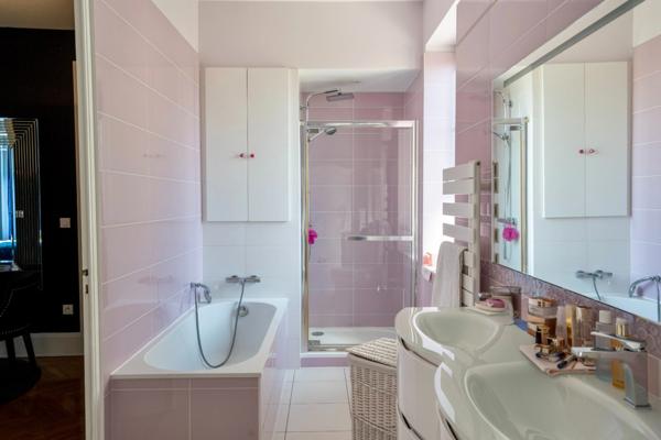 Maison à vendre 7 pièces BRON (69)