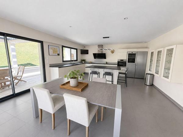 Maison Angouleme 4 pièce(s) 140 m2