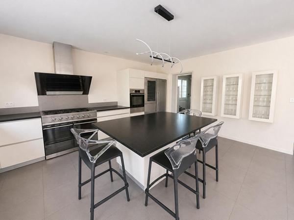Maison Angouleme 4 pièce(s) 140 m2