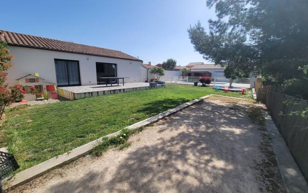 Maison à vendre    5 pièces •  Sallèles-d'Aude