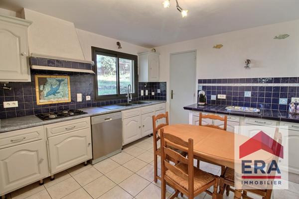 Maison à vendre à Uchaux - 205m² avec piscine et potentiel de gîtes