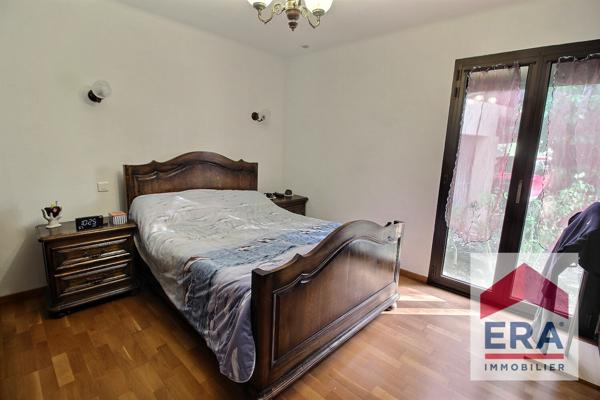 Maison à vendre à Uchaux - 205m² avec piscine et potentiel de gîtes