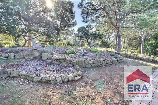 Maison à vendre à Uchaux - 205m² avec piscine et potentiel de gîtes