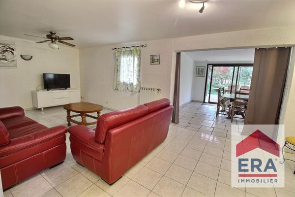 Maison à vendre à Uchaux - 205m² avec piscine et potentiel de gîtes