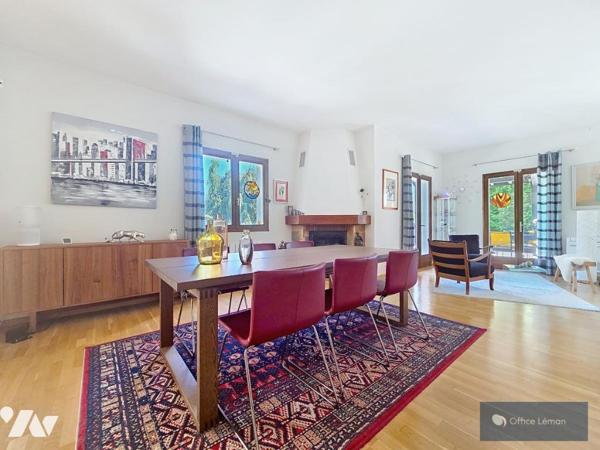 Maison familiale de type 5 – 182 m² avec vue dégagée, piscine et terrain arboré de 1 715 m²