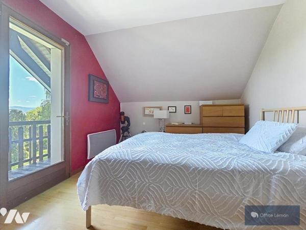 Maison familiale de type 5 – 182 m² avec vue dégagée, piscine et terrain arboré de 1 715 m²