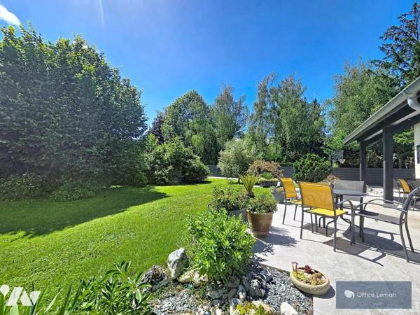 Maison familiale de type 5 – 182 m² avec vue dégagée, piscine et terrain arboré de 1 715 m²