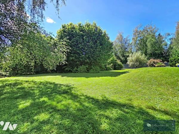 Maison familiale de type 5 – 182 m² avec vue dégagée, piscine et terrain arboré de 1 715 m²