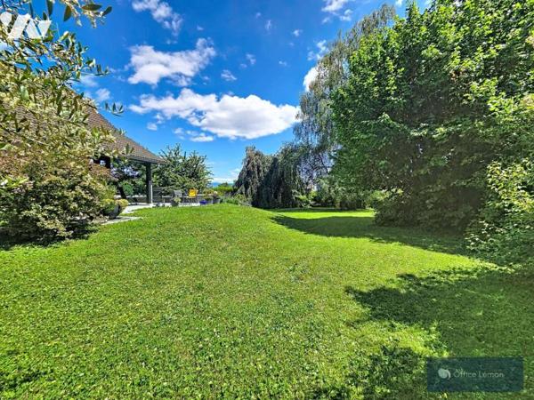 Maison familiale de type 5 – 182 m² avec vue dégagée, piscine et terrain arboré de 1 715 m²