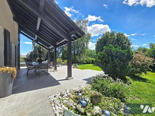 Maison familiale de type 5 – 182 m² avec vue dégagée, piscine et terrain arboré de 1 715 m²