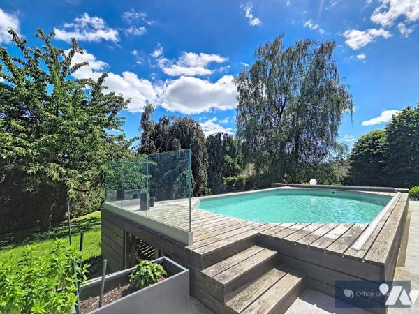 Maison familiale de type 5 – 182 m² avec vue dégagée, piscine et terrain arboré de 1 715 m²
