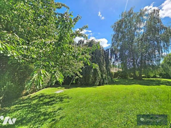 Maison familiale de type 5 – 182 m² avec vue dégagée, piscine et terrain arboré de 1 715 m²