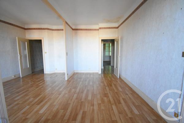Appartement T4 à vendre  4 pièces - 85,73 m 2   BELLERIVE SUR ALLIER  - 03