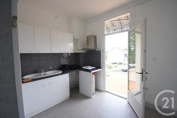 Appartement T4 à vendre  4 pièces - 85,73 m 2   BELLERIVE SUR ALLIER  - 03