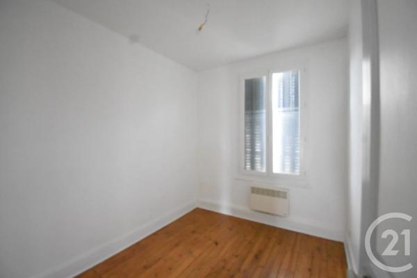 Appartement T4 à vendre  4 pièces - 85,73 m 2   BELLERIVE SUR ALLIER  - 03