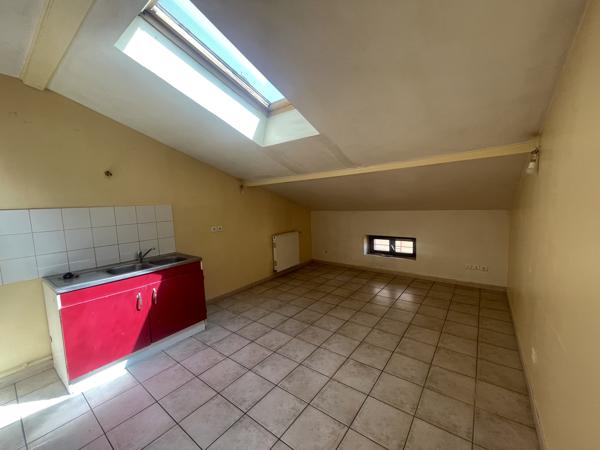 LOCATION 01600 TREVOUX - APPARTEMENT DUPLEX T2 - CENTRE-VILLE ET PROCHES COMMERCES