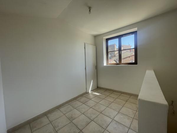 LOCATION 01600 TREVOUX - APPARTEMENT DUPLEX T2 - CENTRE-VILLE ET PROCHES COMMERCES