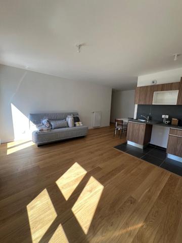Grand Studio de 40,70 m2 - Meublé - avec balcon