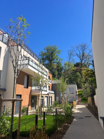 Grand Studio de 40,70 m2 - Meublé - avec balcon