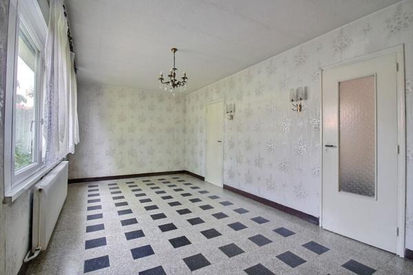 Maison des Enfants | Semi-individuelle de 113 m² à rénover avec garage et jardin