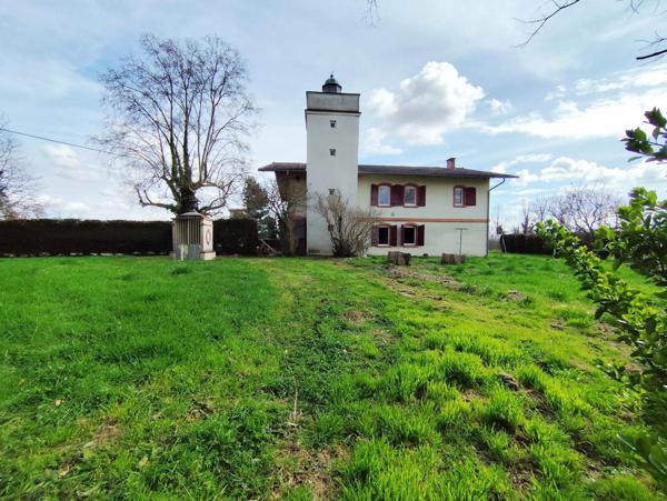 Immeuble de rapport 4 appartements et une maison