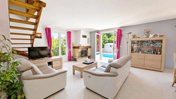 EYGUIÈRES (13) | Villa familiale de 165 m² avec 5 chambres, piscine et garage de 42 m² proche du centre village