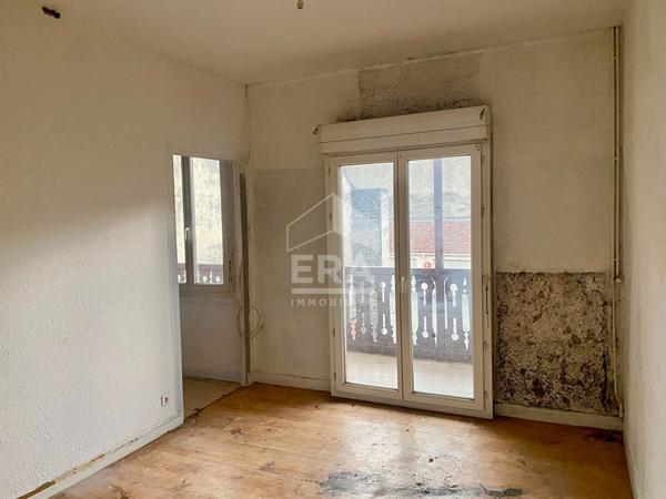 PAU - Appart. de 79 m² à rénover ou à diviser en centre-ville