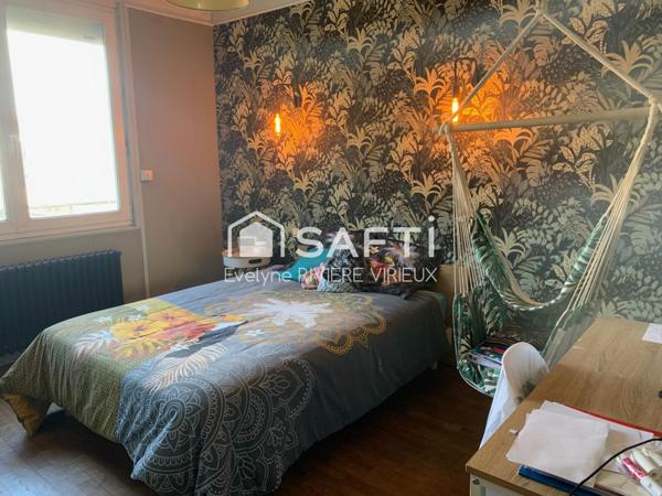 Maison 4 chambres de 122 m², dépendances et jardin