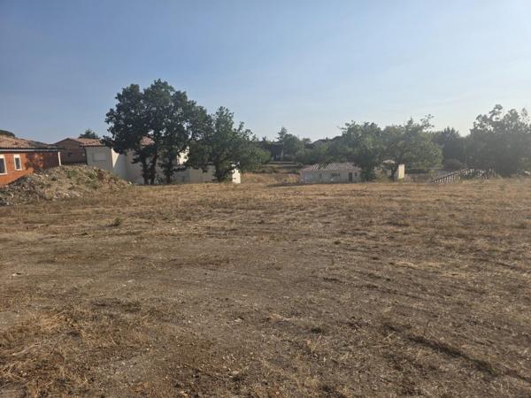 Vente / Terrain constructible à Puygouzon (81990)