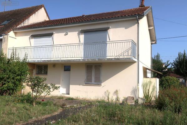 Pavillon à vendre à Naintré dans la Vienne (86530), ref : 86024-MAIS2400   
Centre bourg