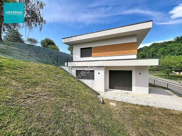 A vendre sur EPAGNY METZ-TESSY une maison contemporaine de 5 pièces de 141 m², avec terrasse, jardin et garage