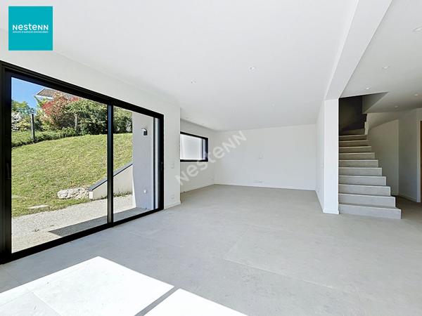 A vendre sur EPAGNY METZ-TESSY une maison contemporaine de 5 pièces de 141 m², avec terrasse, jardin et garage