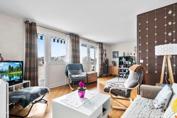 Appartement Saint Germain En Laye 4 pièces 75 m2 320 000 € **  - Référence  18496