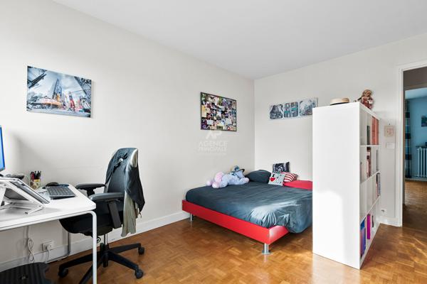 Appartement Saint Germain En Laye 4 pièces 75 m2 320 000 € **  - Référence  18496