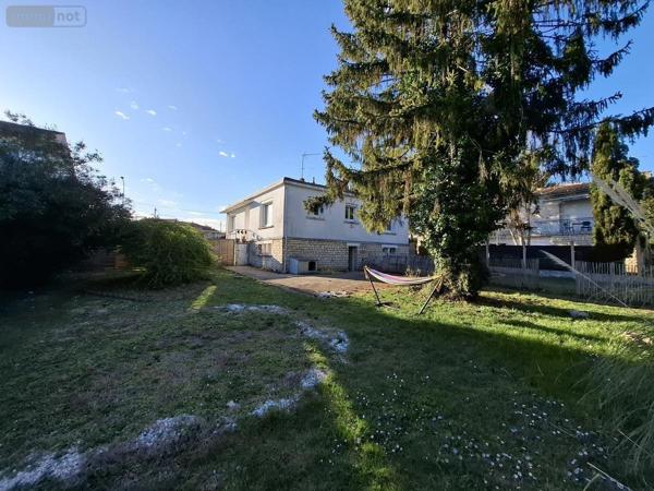 Maison à vendre à Saintes en Charente-Maritime (17100), ref : 17111-656