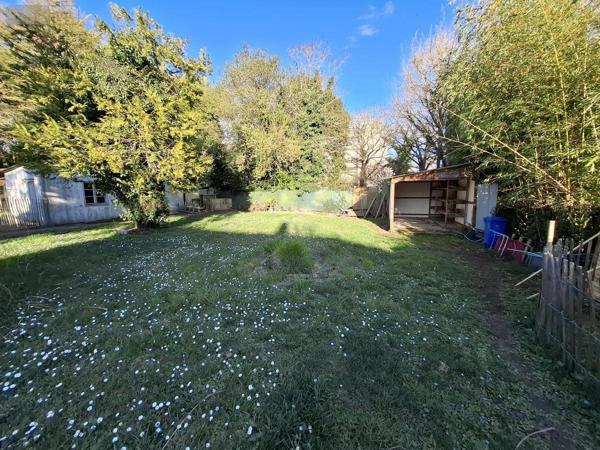 Maison à vendre à Saintes en Charente-Maritime (17100), ref : 17111-656