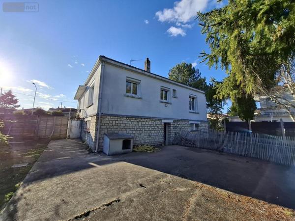 Maison à vendre à Saintes en Charente-Maritime (17100), ref : 17111-656