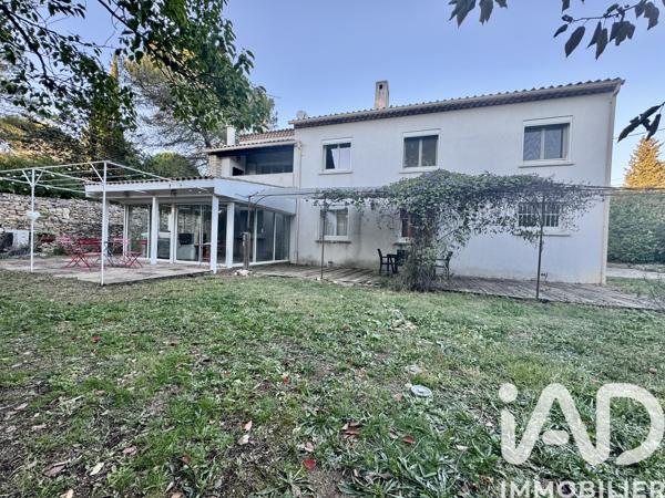 Maison à vendre 8 pièces 221 m² Nîmes