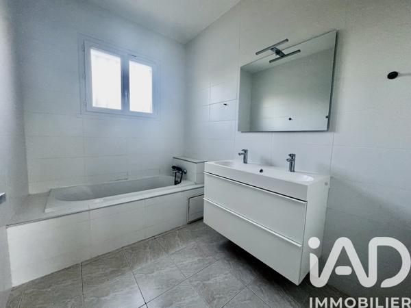 Maison à vendre 8 pièces 221 m² Nîmes