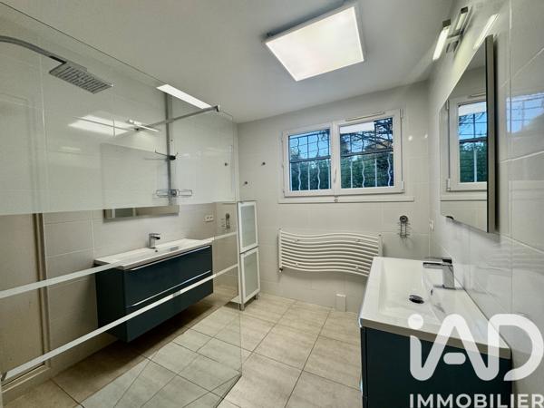 Maison à vendre 8 pièces 221 m² Nîmes
